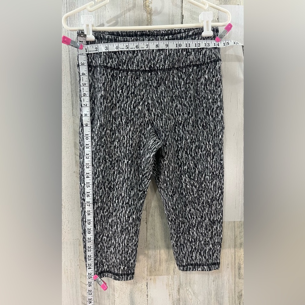 T By Talbots Black White Women's Cropped Capri Leggings side pockets Medium - Picture 2 of 10